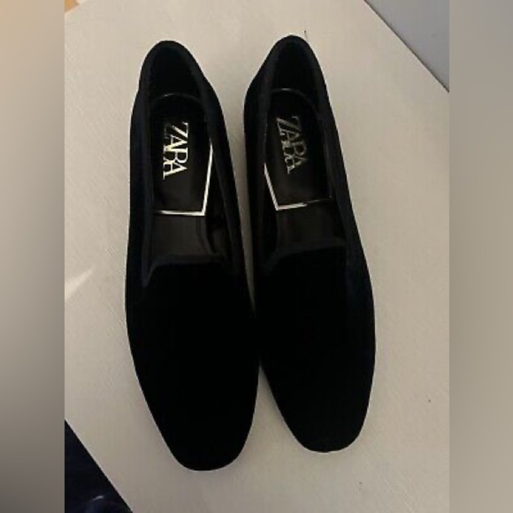Zara Black Velvet Shoes size 8.5 (39)